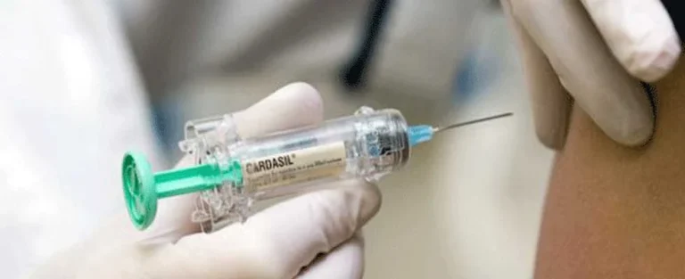 چگونه ویروس HPV منتقل می شود و واکسن گارداسیل چه نقشی دارد؟